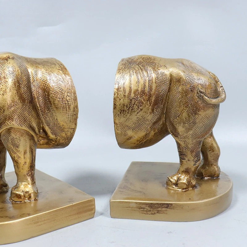 Retro Golden Rhinoceros Statue - Aesthetic Bookend recension och pris